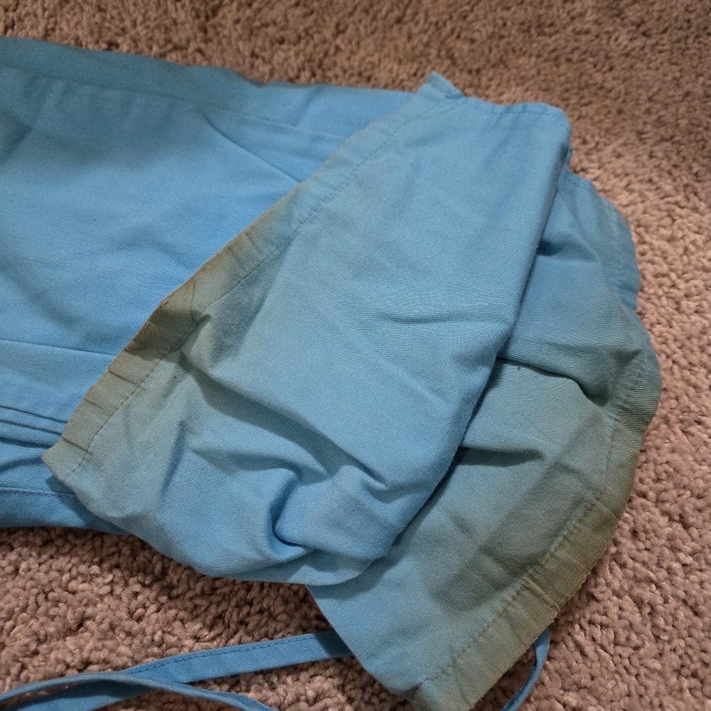 Scrub Set - Picture 2 of 2